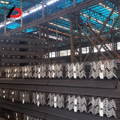 शीर्ष मात्रा धातु जस्ती स्टील गैरेज दरवाजा के लिए अनुकूलित स्लॉट कोण बार हल्के स्टील कोण निर्माण सामग्री मूल्य