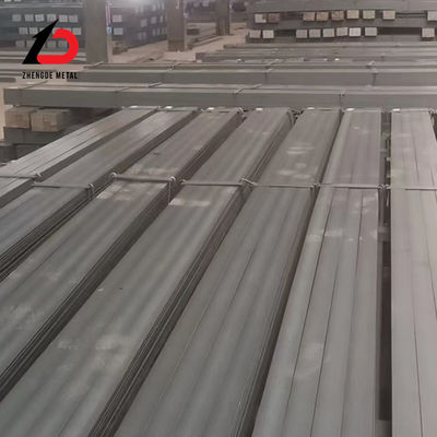 एआईएसआई डीआईएन उच्च कार्बन स्टील फ्लैट बार OEM ESR SKD61 के साथ 5 मिमी हल्के स्टील फ्लैट बार