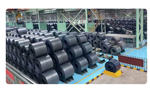 HRC ब्लैक A36 लो कार्बन स्टील कॉइल Ss400 Q235 Q355 Q345 S275jr गर्म लुढ़का हुआ 3