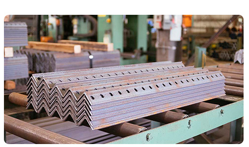 छिद्रित कार्बन स्टील कोण बार हल्के स्टील ASTM A213, A312, ASTM A269 5