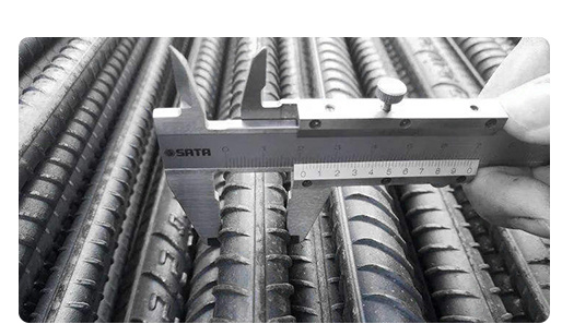 ASTM A615 A615m A706 A706W Gr40 Gr60 Gr70 Gr75 Gr80 कंक्रीट के लिए कार्बन स्टील रिफाइनिंग रेबर 4